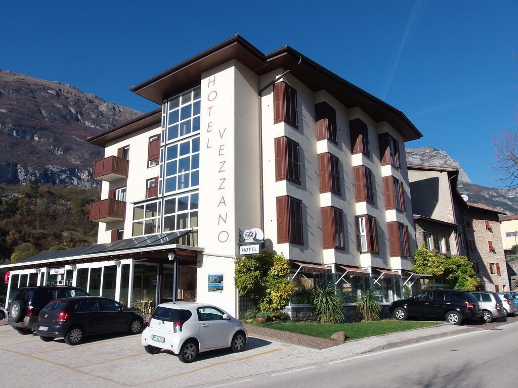 Hotel Vezzano エクステリア 写真