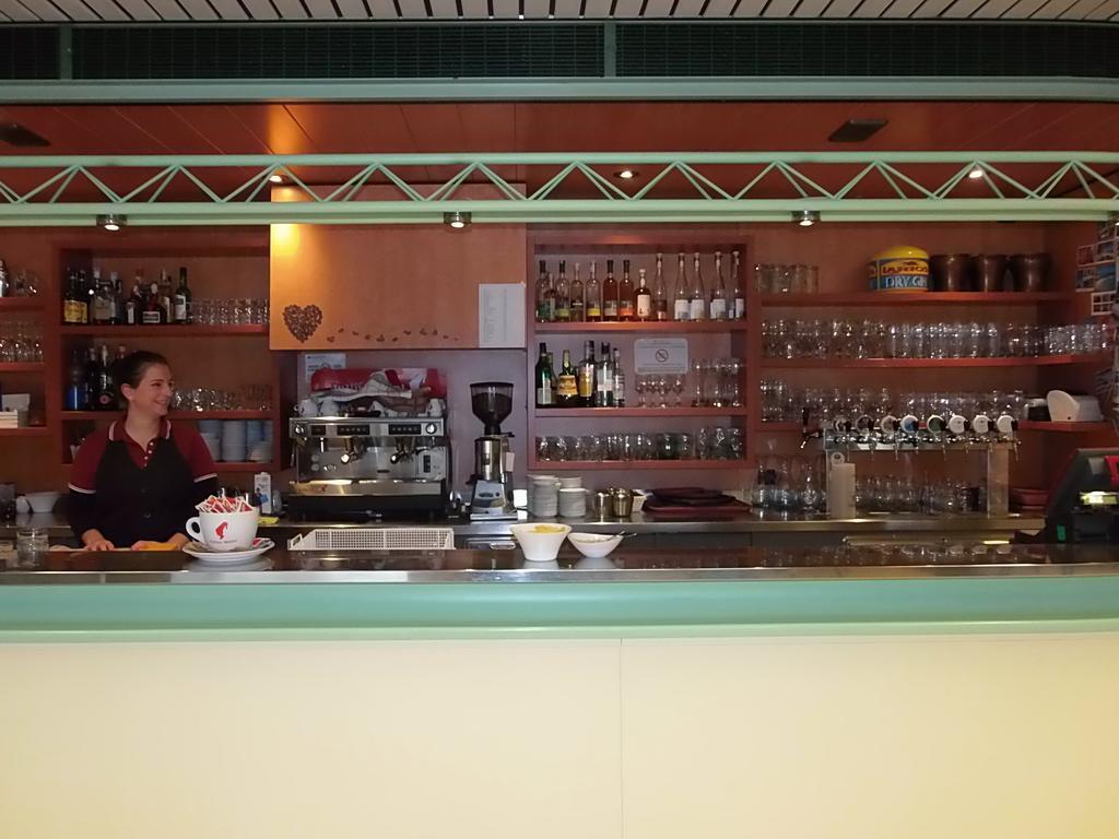 Hotel Vezzano エクステリア 写真
