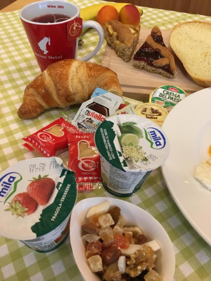 Hotel Vezzano エクステリア 写真